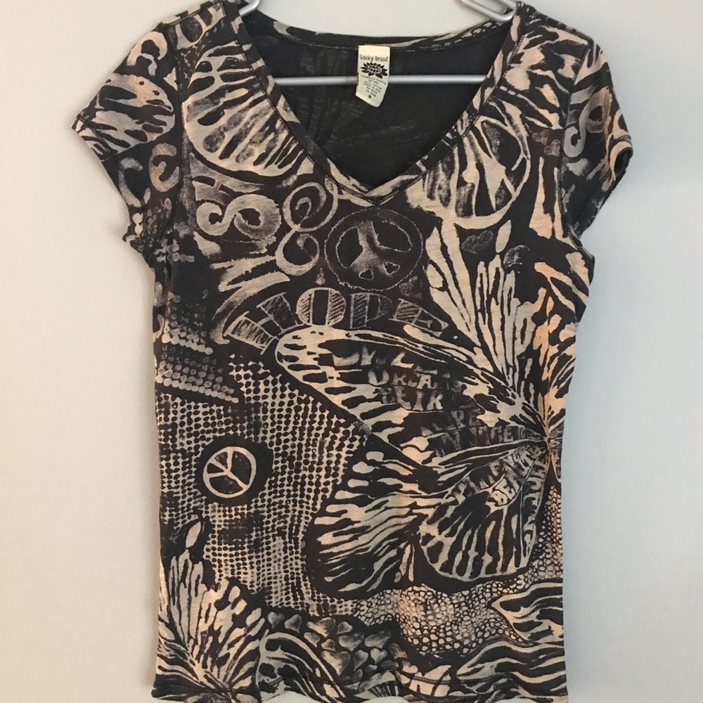 Lucky v neck